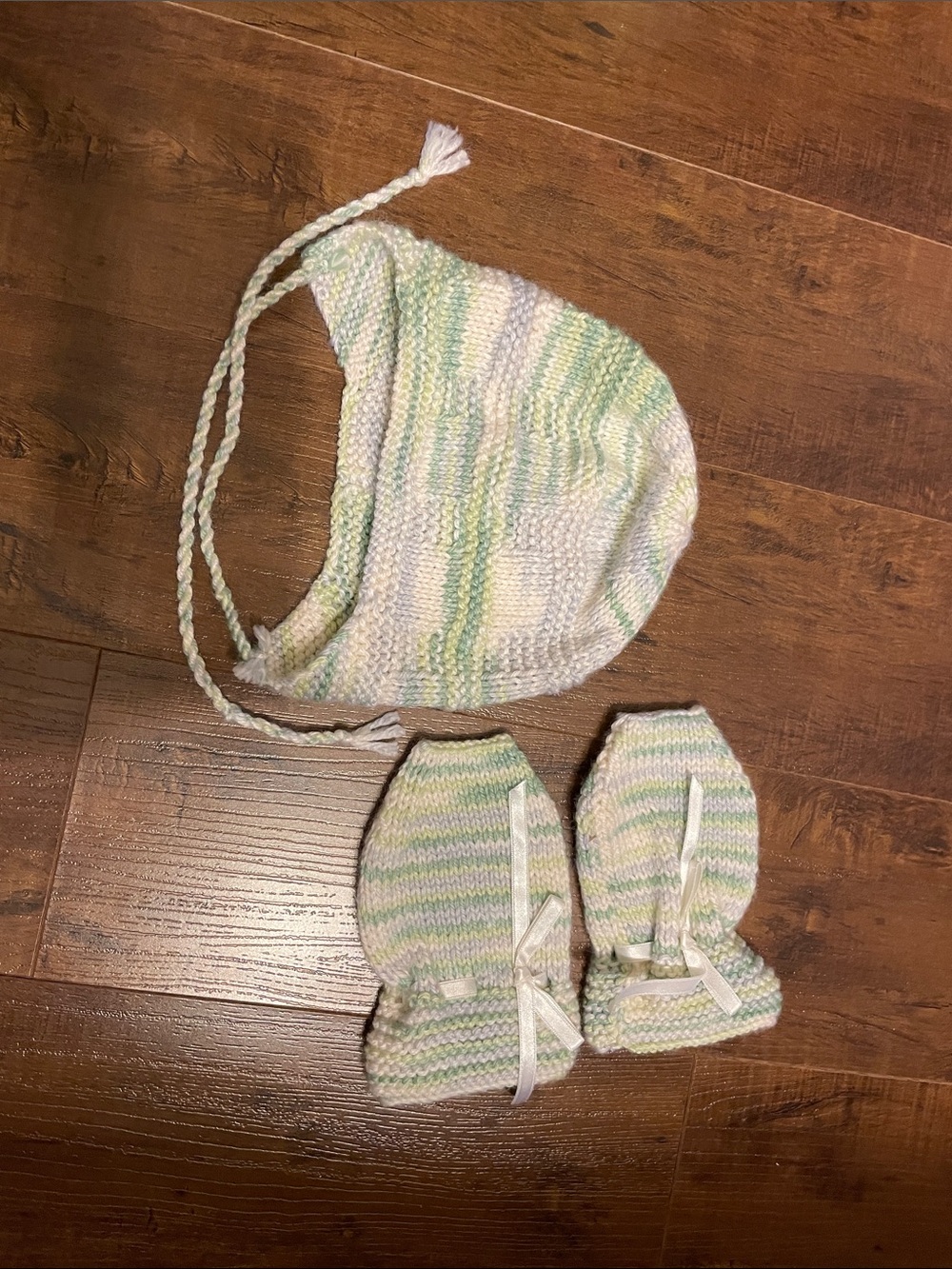 Hand-Knit Pastel Baby Hat and Mittens Set - White & Mint